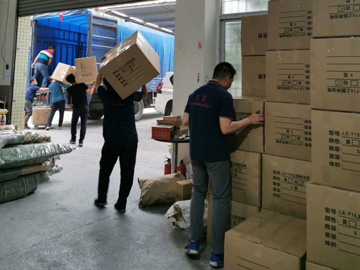 發(fā)貨 發(fā)貨~~~衛(wèi)生間無障礙扶手、無障礙折疊椅凳整車發(fā)貨啦！