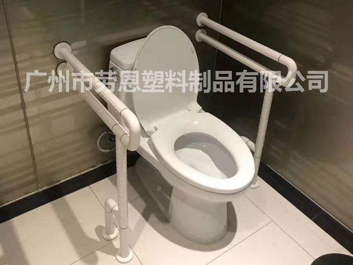 公共殘疾人廁所的衛(wèi)生間扶手和其他設(shè)施的具體尺寸是多少？