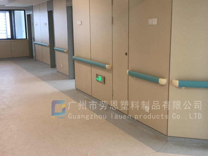 【浙江寧波】醫(yī)院的走廊上為什么兩側都有一排防撞扶手？