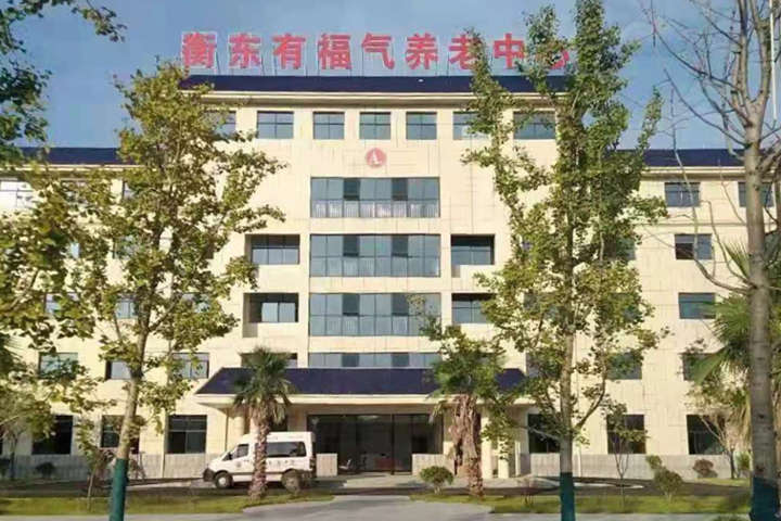 【湖南衡陽(yáng)】防撞扶手體現(xiàn)出社會(huì)越來越重視人性化的設(shè)施建設(shè)